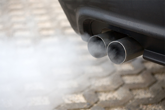 Mantenimiento coche reducir emisiones 3