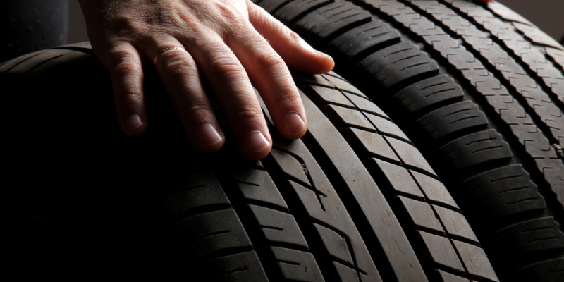Factores clave en la vida útil de los neumáticos